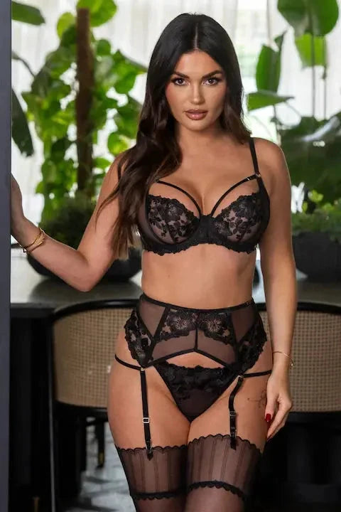 India Bold Floral Embroidery Non Padded Bra by Pour Moi